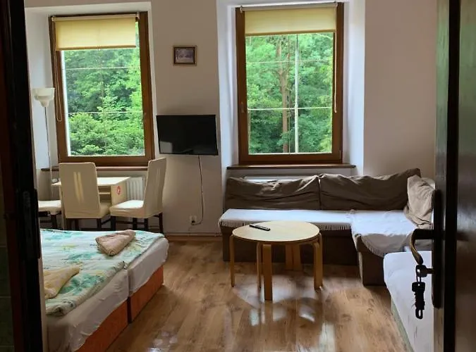 Maria Kwatera prywatna *